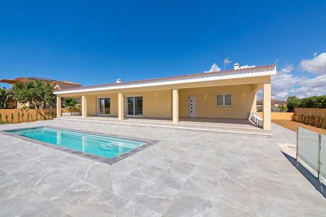 Bungalow in Campos, Balearic Islands, Spain 2 - 17904241