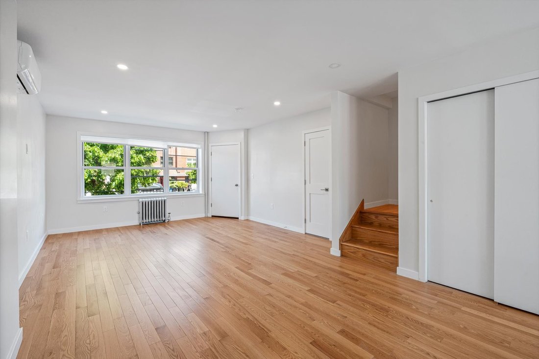 House in New York, New York, United States 3 - 17903990