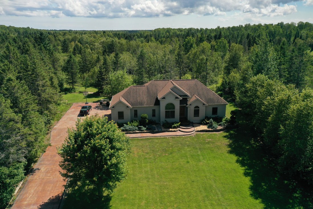 House in Cedarville, Michigan, United States 2 - 17903978