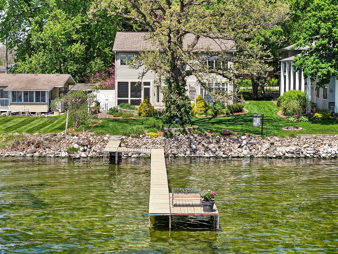 House in McFarland, Wisconsin, United States 4 - 17904053