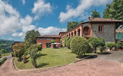 Maisons de campagne à Monastero Bormida, Piémont, Italie 1