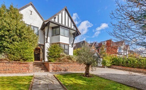 House in Totteridge, England 1