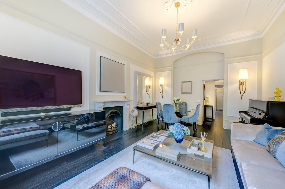 Apartment in The Boltons, Kensington And Chelsea, England 2 - 17905057
