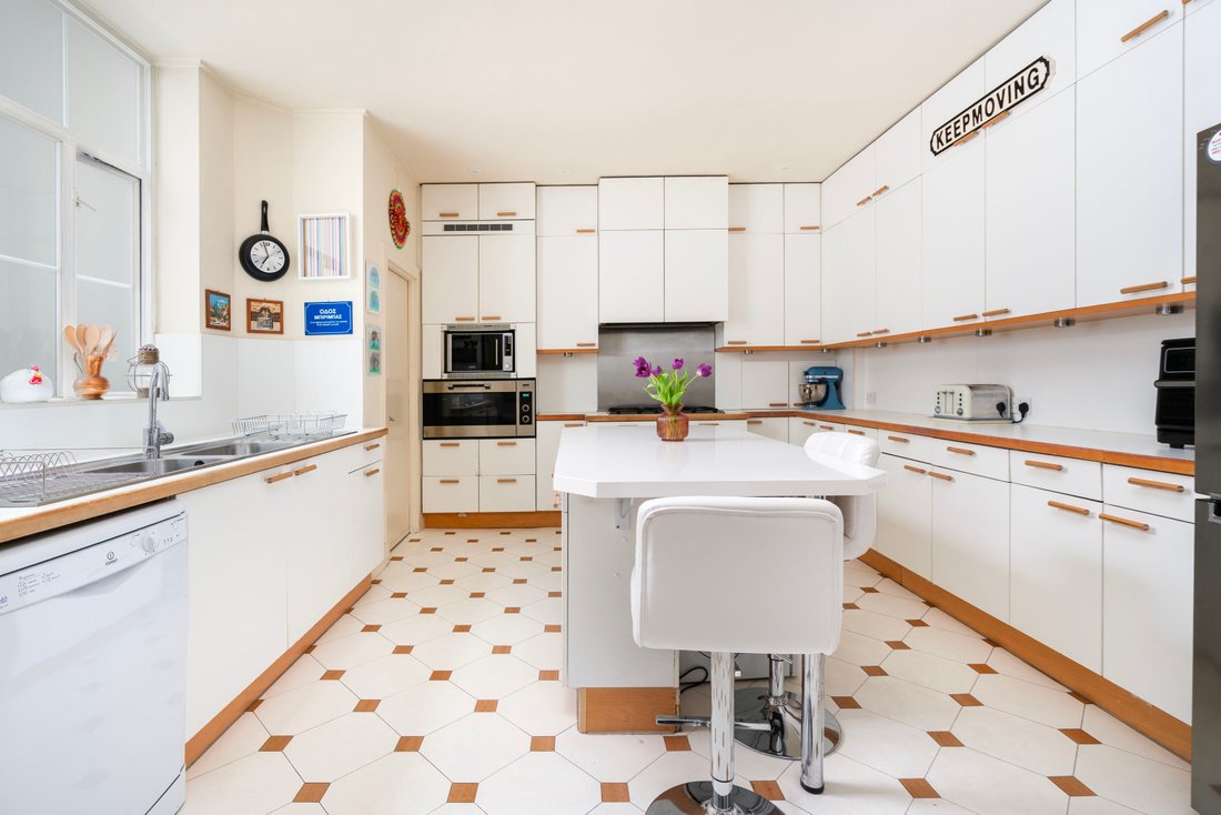 Apartment in St John's Wood, Westminster, England 3 - 17904055