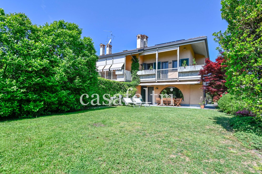 Villa in Treviolo, Lombardy, Italy 1 - 17904685