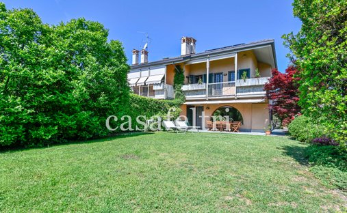 Villa en Treviolo, Lombardía, Italia 1