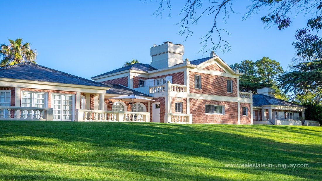 Villa in Punta del Este, Maldonado Department, Uruguay 1 - 17908568