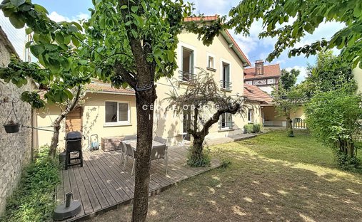 House in Peri, Joinville-le-Pont, France 1