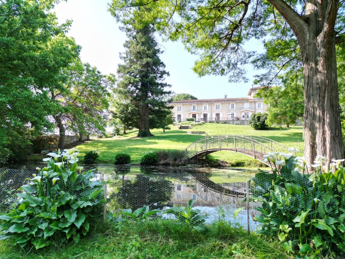House in Chalais, Nouvelle-Aquitaine, France 2 - 17906999