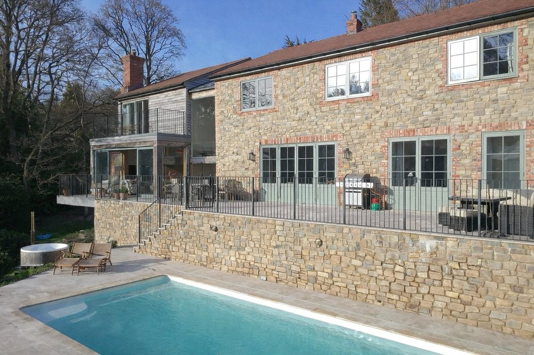 House in Hindhead, Grayshott, England 4 - 17906815