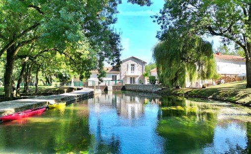 Casa en Chenon, Nueva Aquitania, Francia 1