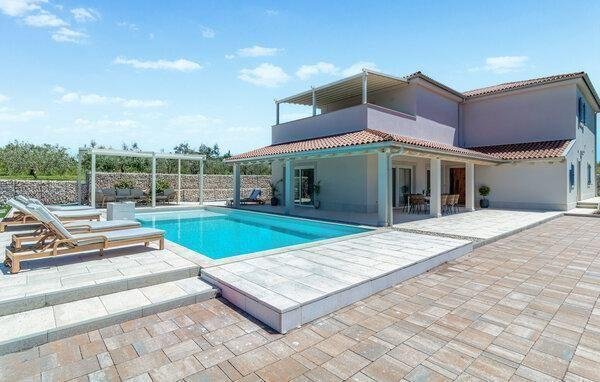 Villa in Barban, Istria County, Croatia 2 - 17908368