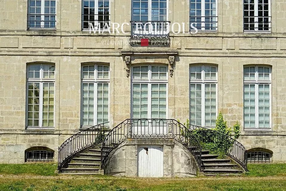 Estate in Senlis, Hauts-de-France, France 2 - 17908097