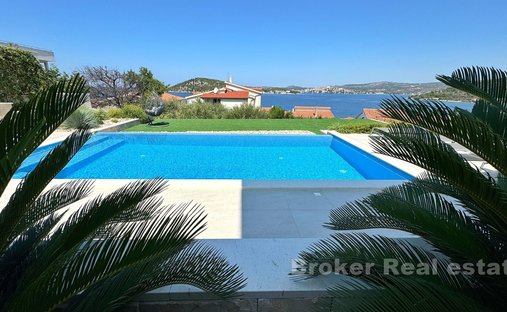 Villa en Rogoznica, Condado de Šibenik-Knin, Croacia 1