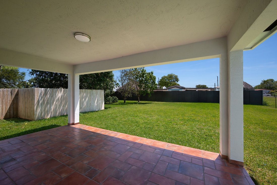 House in Miami, Florida, United States 5 - 17908521