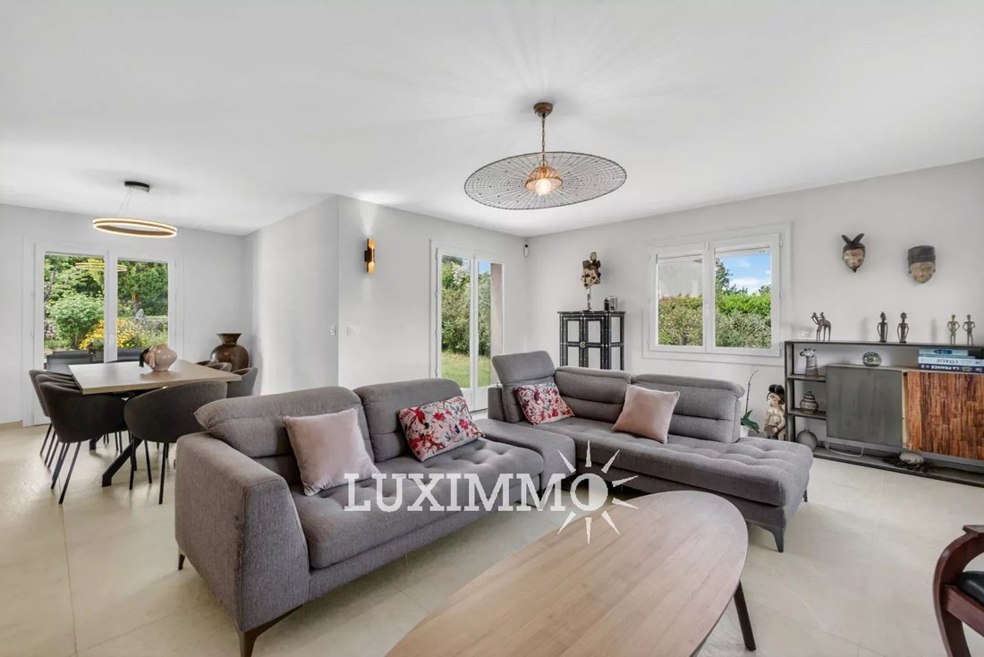 Villa in Les Indes les-Groulles, Mouans-Sartoux, France 3 - 17910842