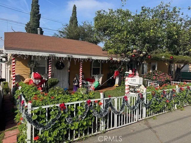 Bell, California, United States 3 - 16922611