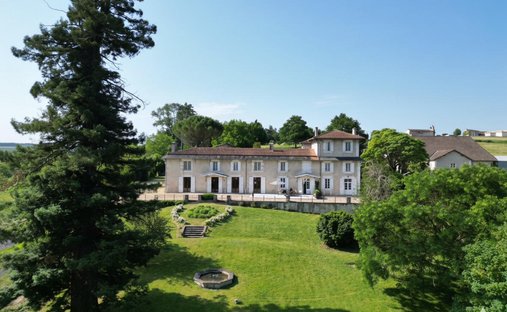 House in Chalais, Nouvelle-Aquitaine, France 1