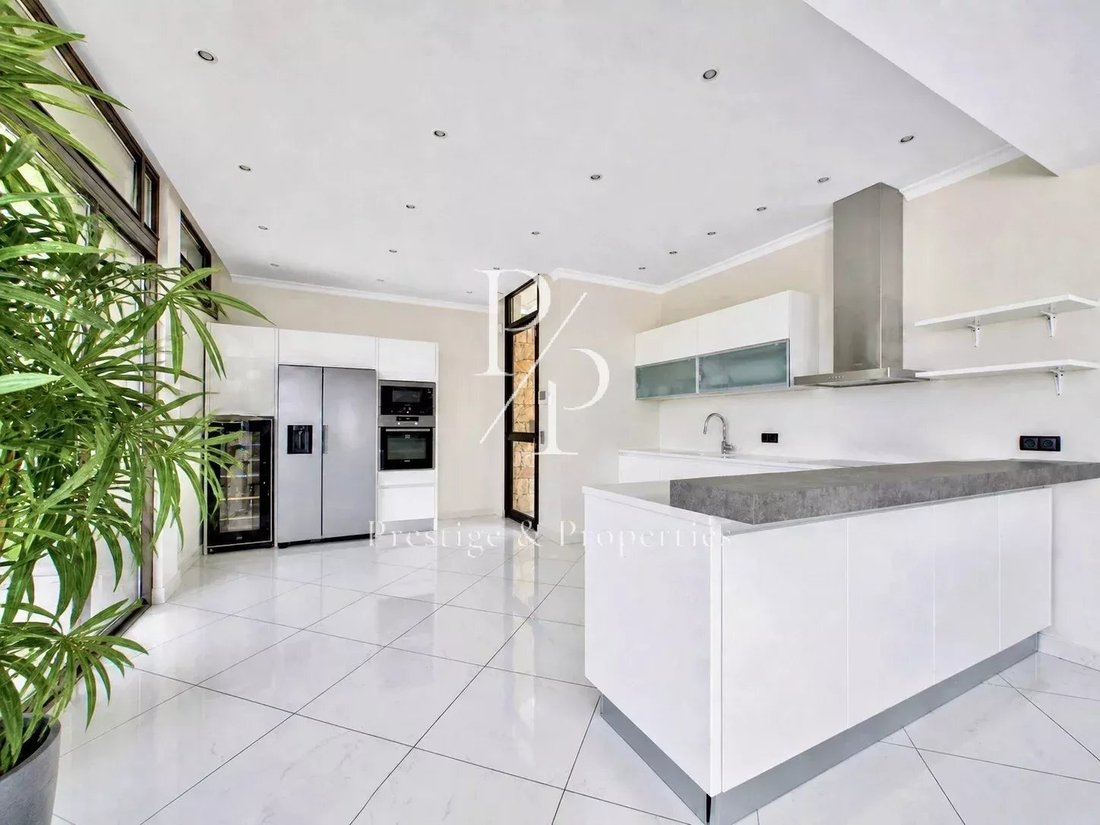 Villa in Cannes, Provence-Alpes-Côte d'Azur, France 5 - 15666266