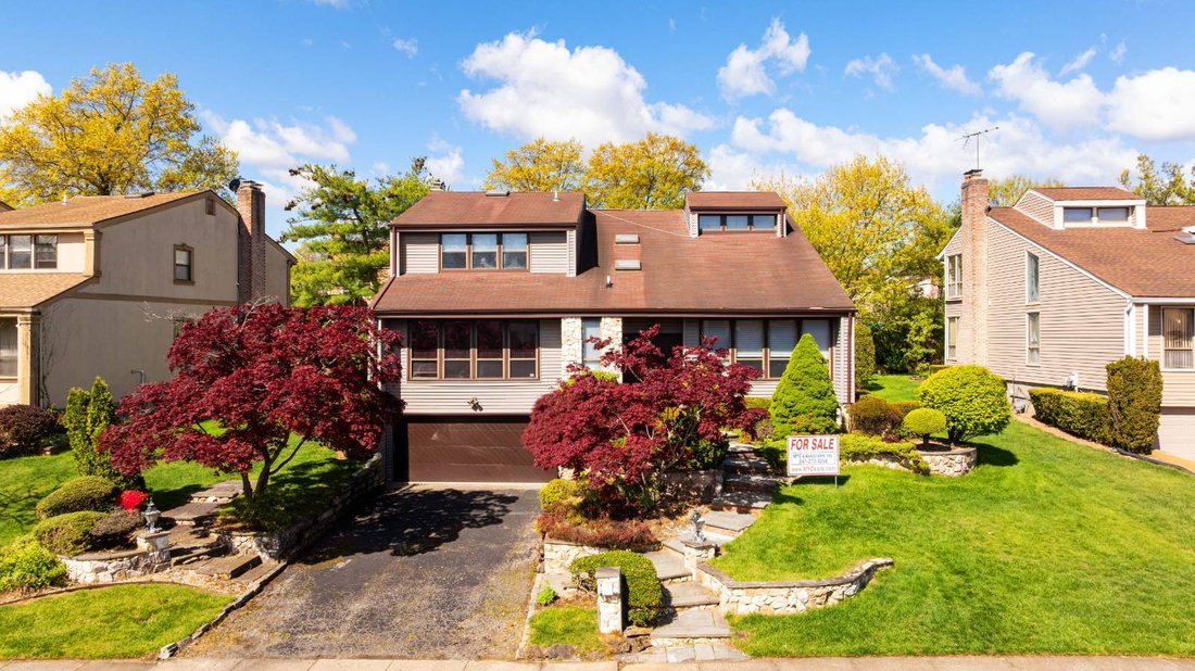 House in Albertson, New York, United States 1 - 17905859