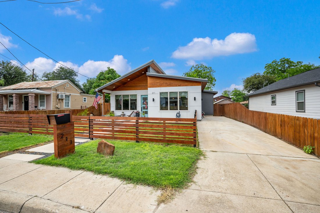 House in San Antonio, Texas, United States 4 - 17906474