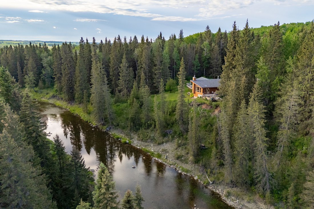 House in Harmattan, Alberta, Canada 2 - 17907995