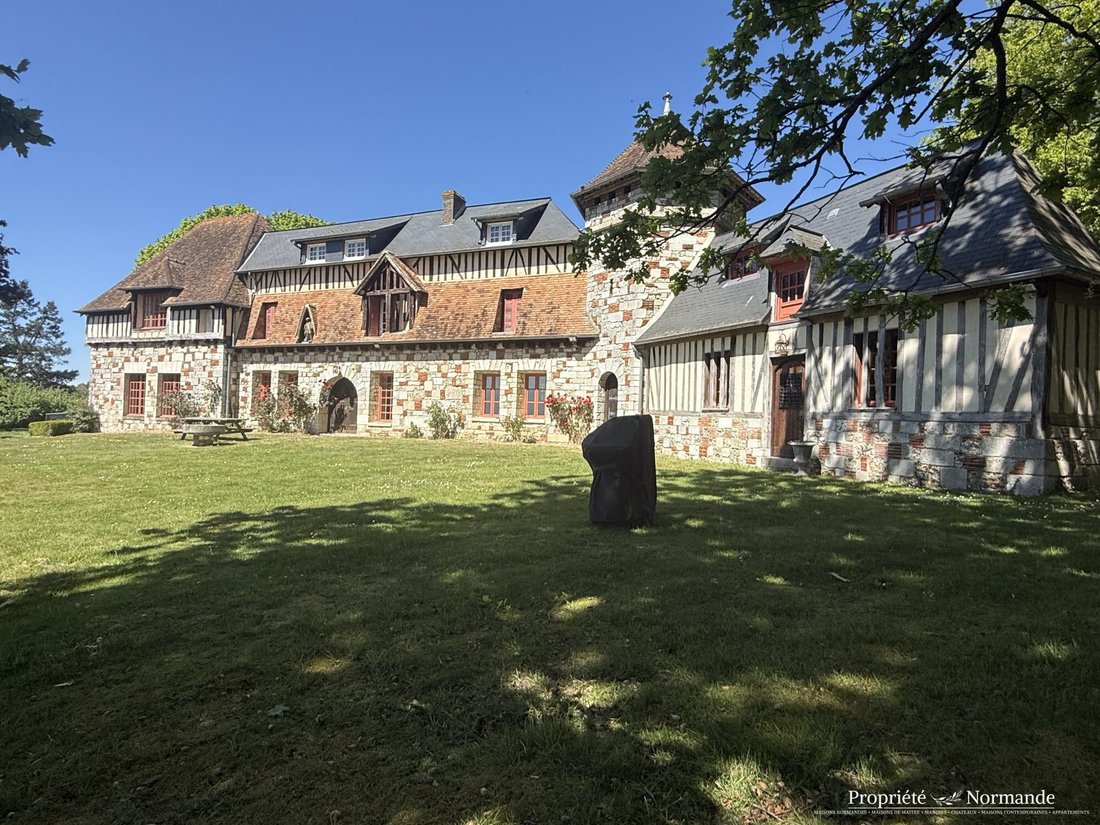 Estate in Les Monts du Roumois, Normandy, France 1 - 17912399
