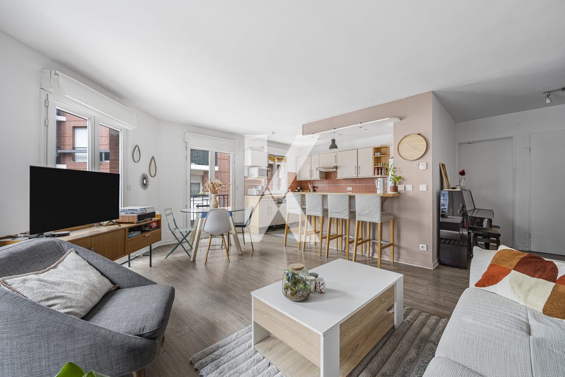 Apartment in Bois-Colombes, Ile-de-France, France 2 - 17912481