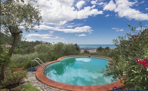 Villa in Zentrum, Massa, Italien 1