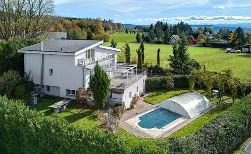 House in Port, Canton of Bern, Switzerland 1