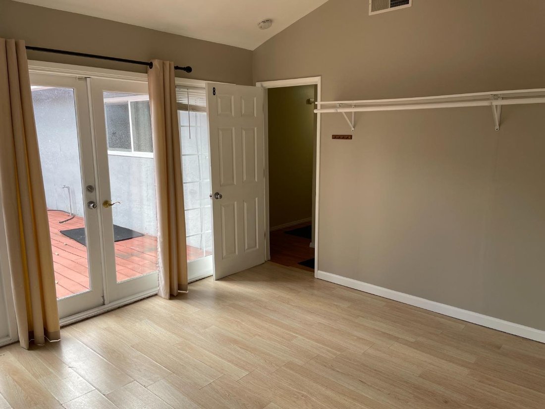 Milpitas, California, United States 5 - 17909452