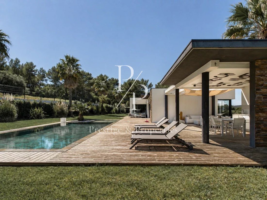 Villa in Aiguebonne, Saint-Raphaël, France 2 - 17766120