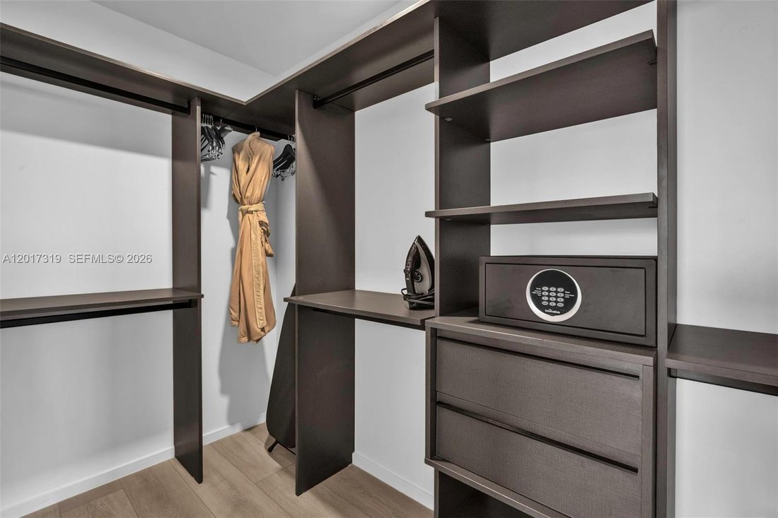 Condo in Miami, Florida, United States 5 - 17909834