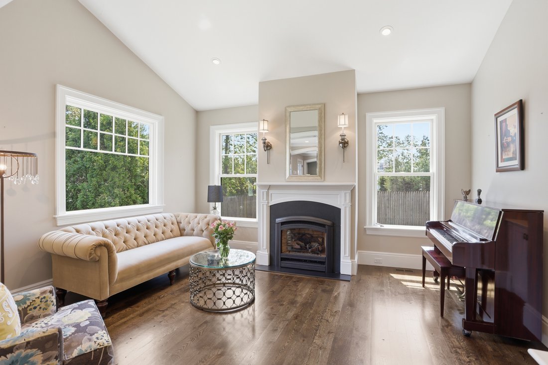 House in Bedford, Massachusetts, United States 4 - 17906463