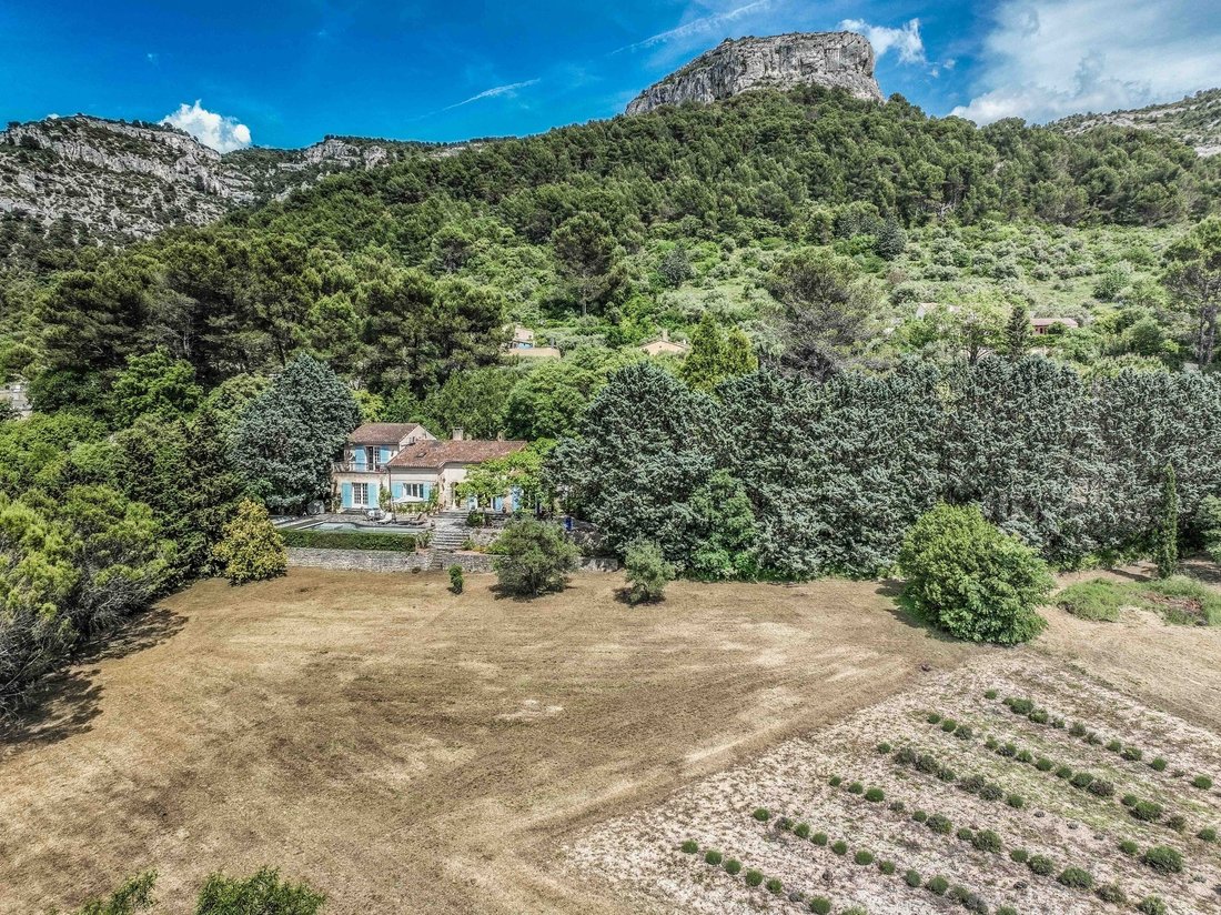 House in Fontaine-de-Vaucluse, Provence-Alpes-Côte d'Azur, France 4 - 17910820