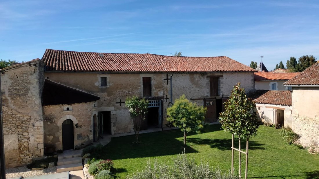 House in Usson-du-Poitou, Nouvelle-Aquitaine, France 5 - 17907019
