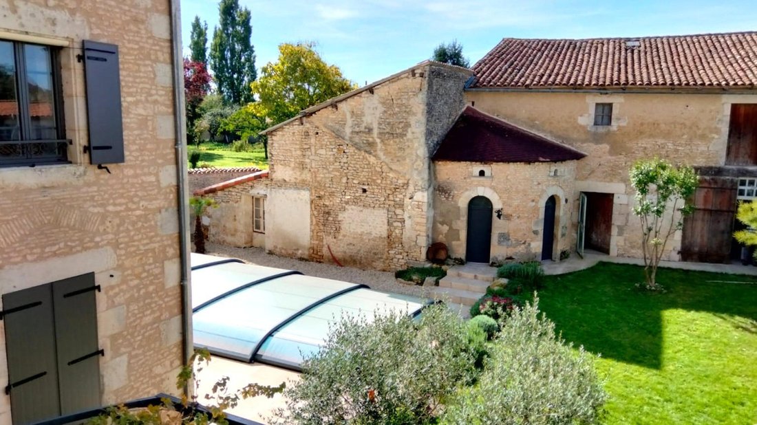 House in Usson-du-Poitou, Nouvelle-Aquitaine, France 3 - 17907019