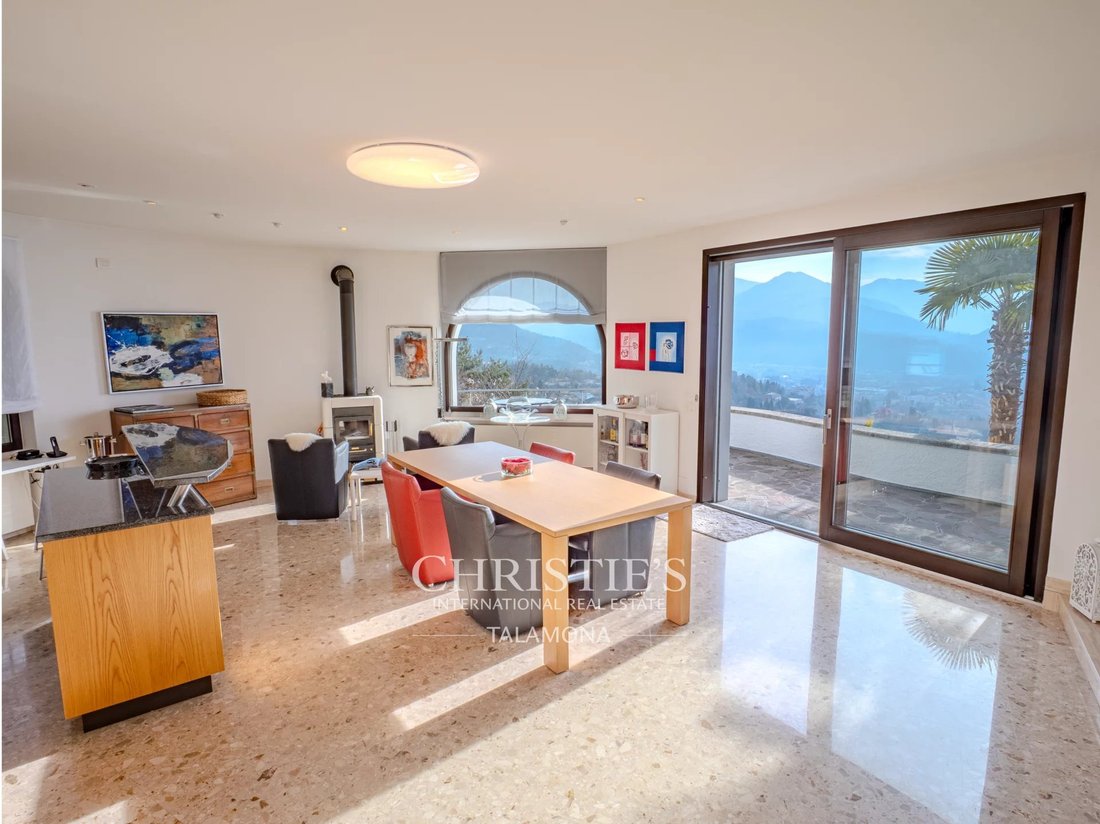 Villa in Luino, Lombardy, Italy 4 - 17295142