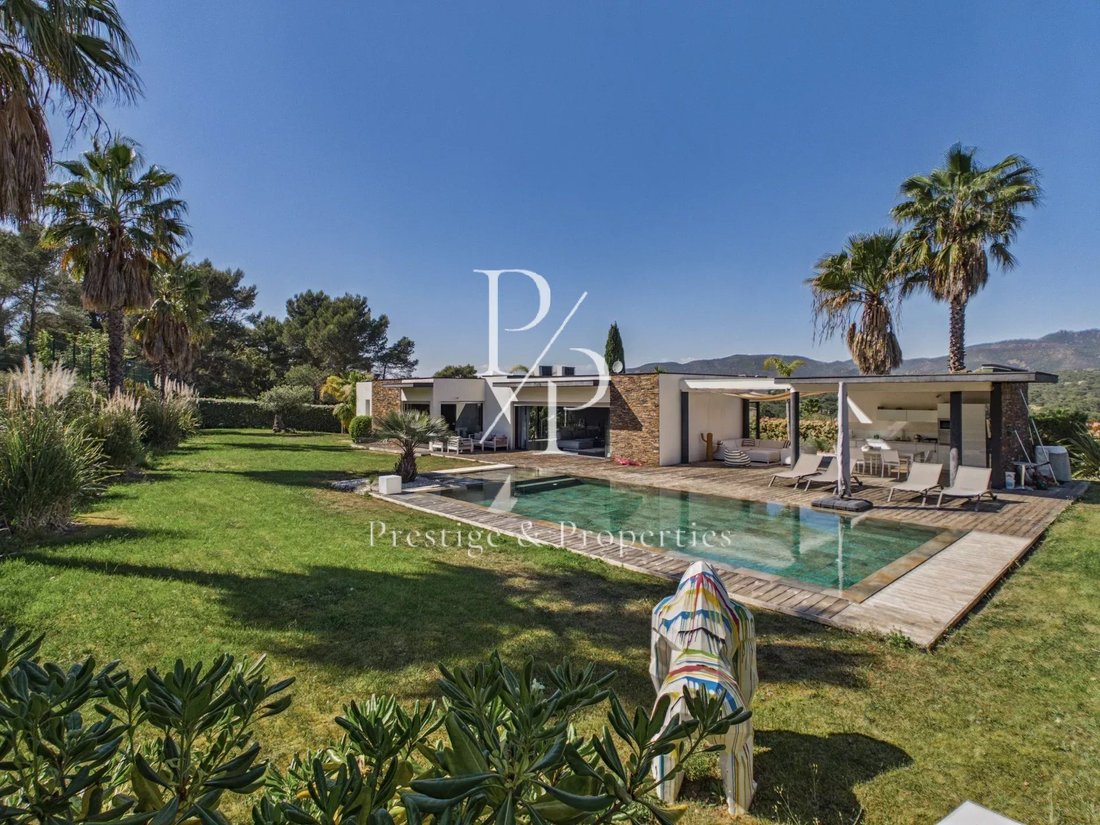 Villa in Aiguebonne, Saint-Raphaël, France 1 - 17766120