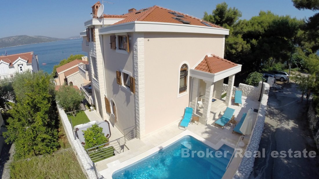 Villa in Okrug Gornji, Split-Dalmatia County, Croatia 1 - 17858678