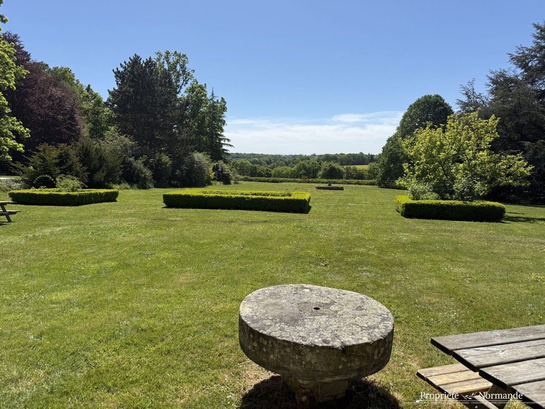 Estate in Les Monts du Roumois, Normandy, France 3 - 17912399