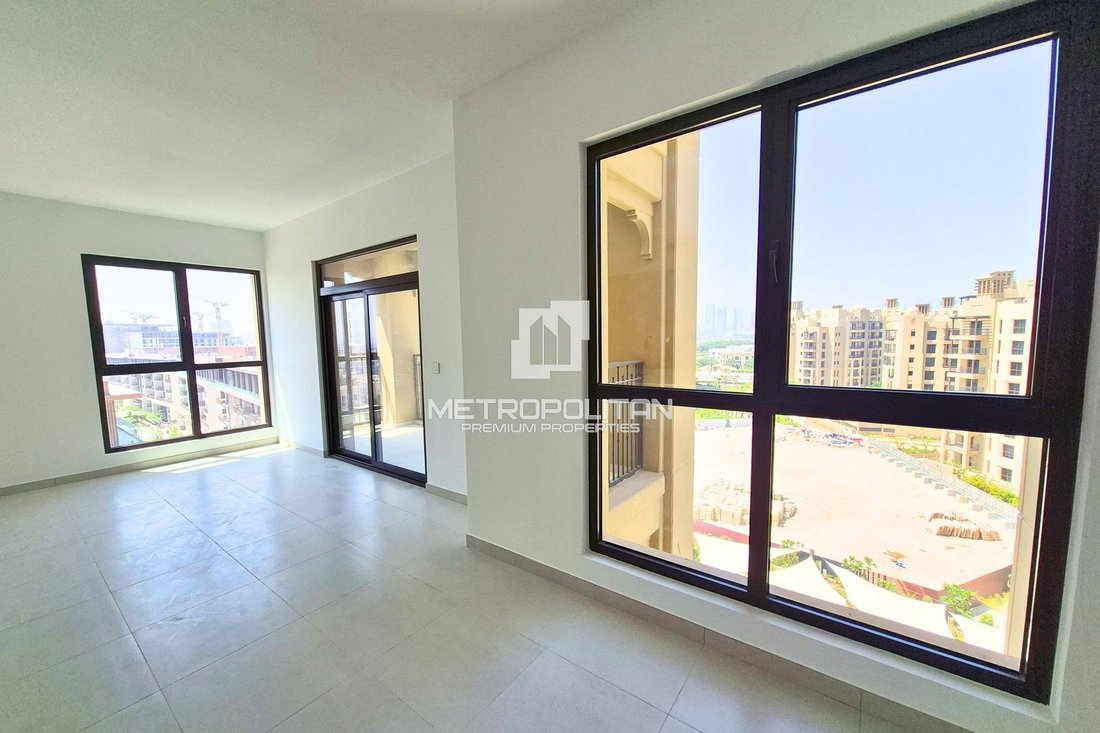 Apartment in Umm Suqeim, Dubai, United Arab Emirates 2 - 17908198