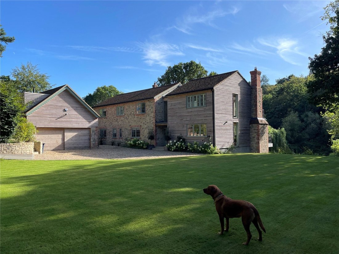 House in Hindhead, Grayshott, England 2 - 17906815