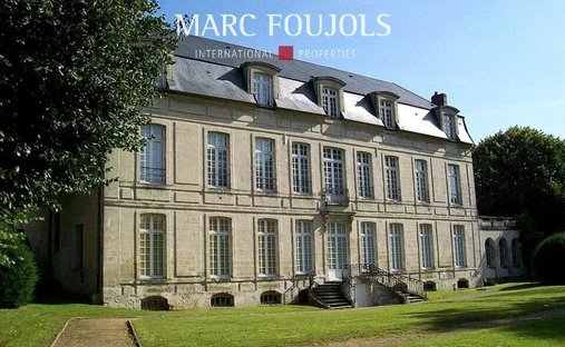 Estate in Senlis, Hauts-de-France, France 1