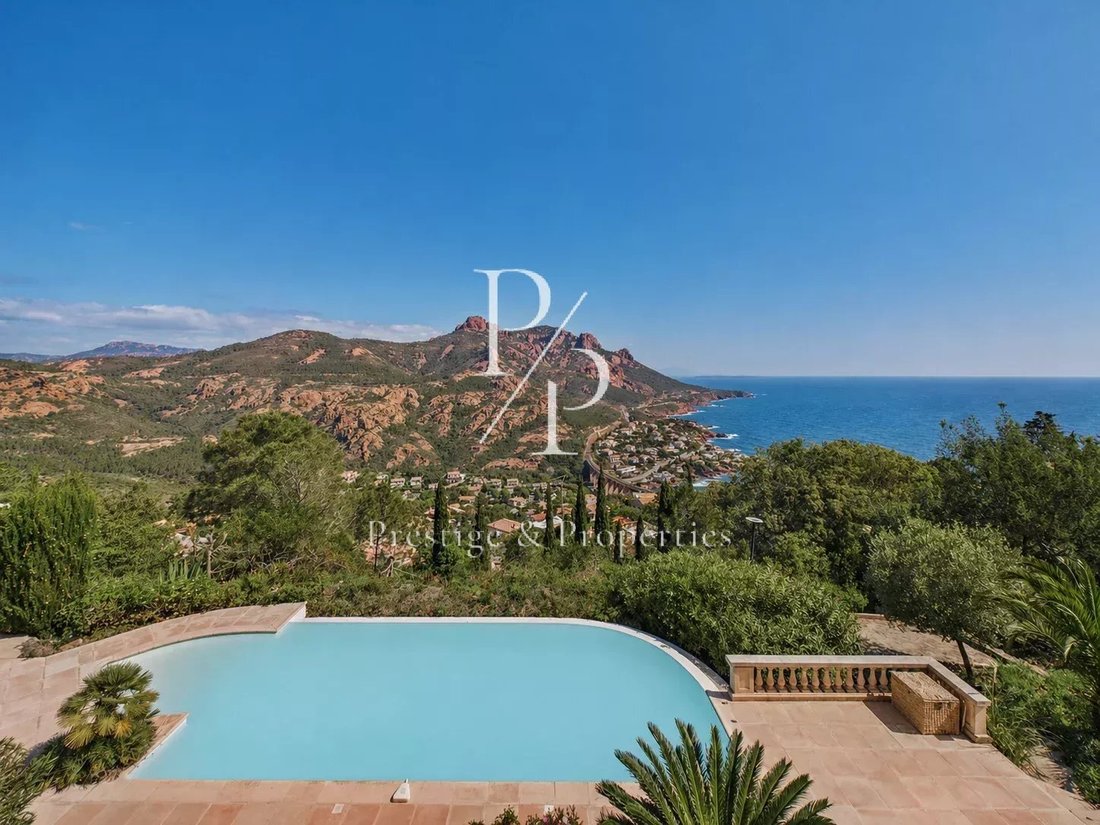 Villa in Théoule-sur-Mer, Provence-Alpes-Côte d'Azur, France 1 - 17782671