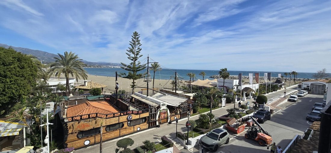 Apartment in Puerto Banus, Marbella, Spain 2 - 16661482