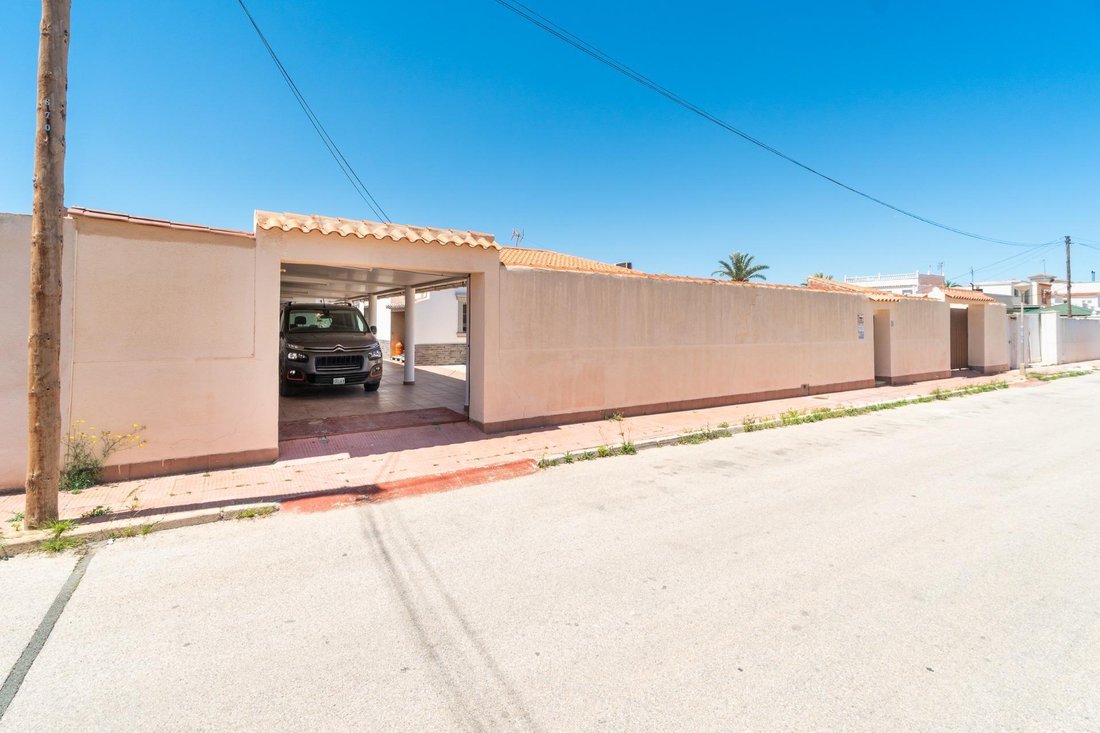 Villa in Torrevieja, Valencian Community, Spain 4 - 17911094