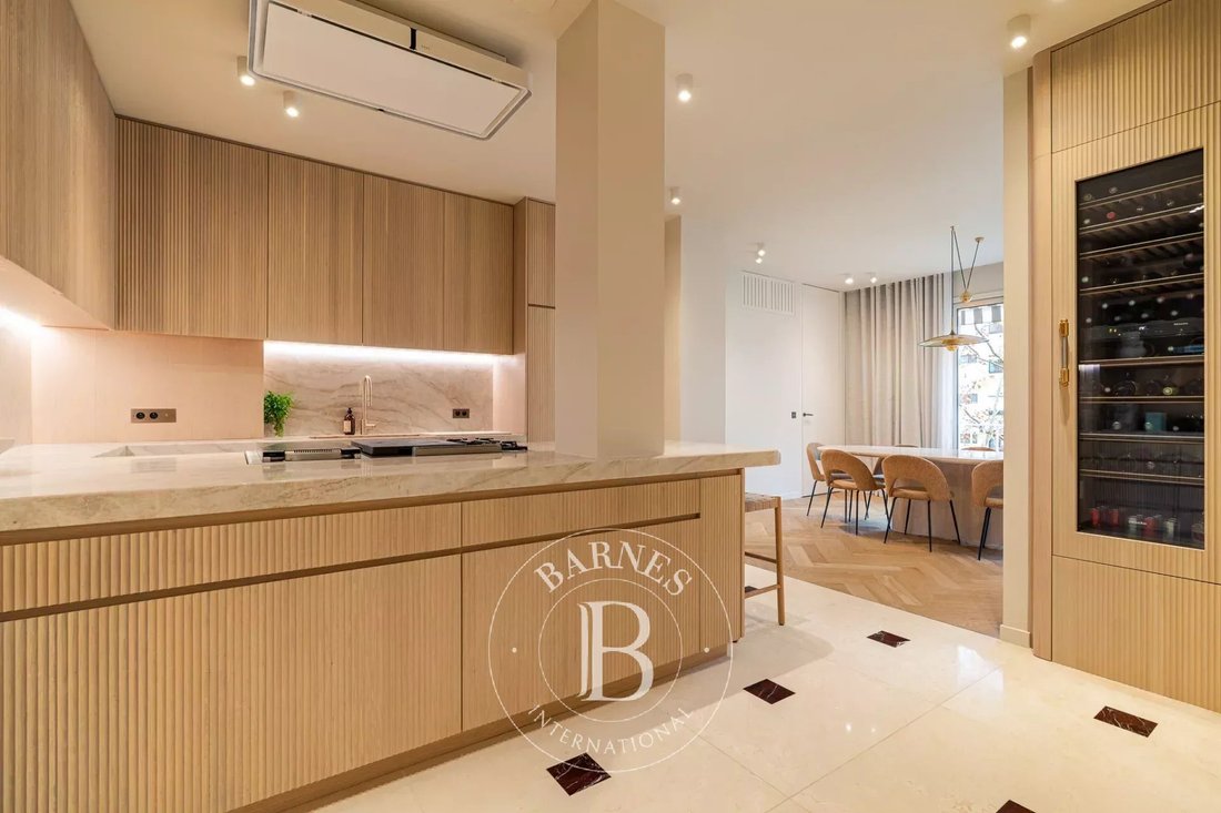 Apartment in Porte Dauphine, Paris 16e Arrondissement, Paris 5 - 17905264