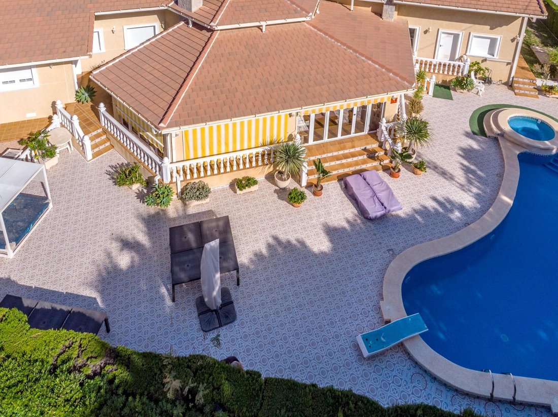 Villa in Cabo Roig, Orihuela, Valencian Community 1 - 17911384