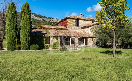 House in Reilhanette, Auvergne-Rhône-Alpes, France 1